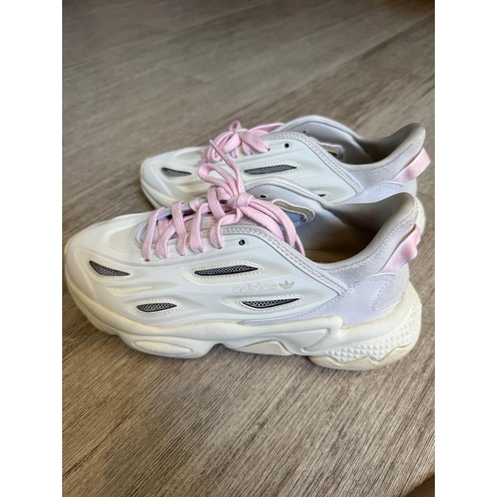 Adidas Womens White Link Ozweego Sneakers size 8.5